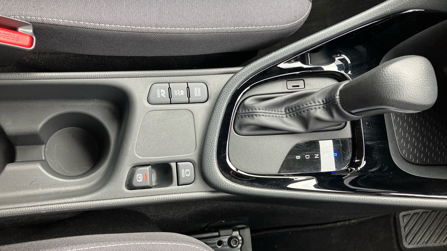 Used Toyota Yaris 2025 for sale - 77945947: Photo 48