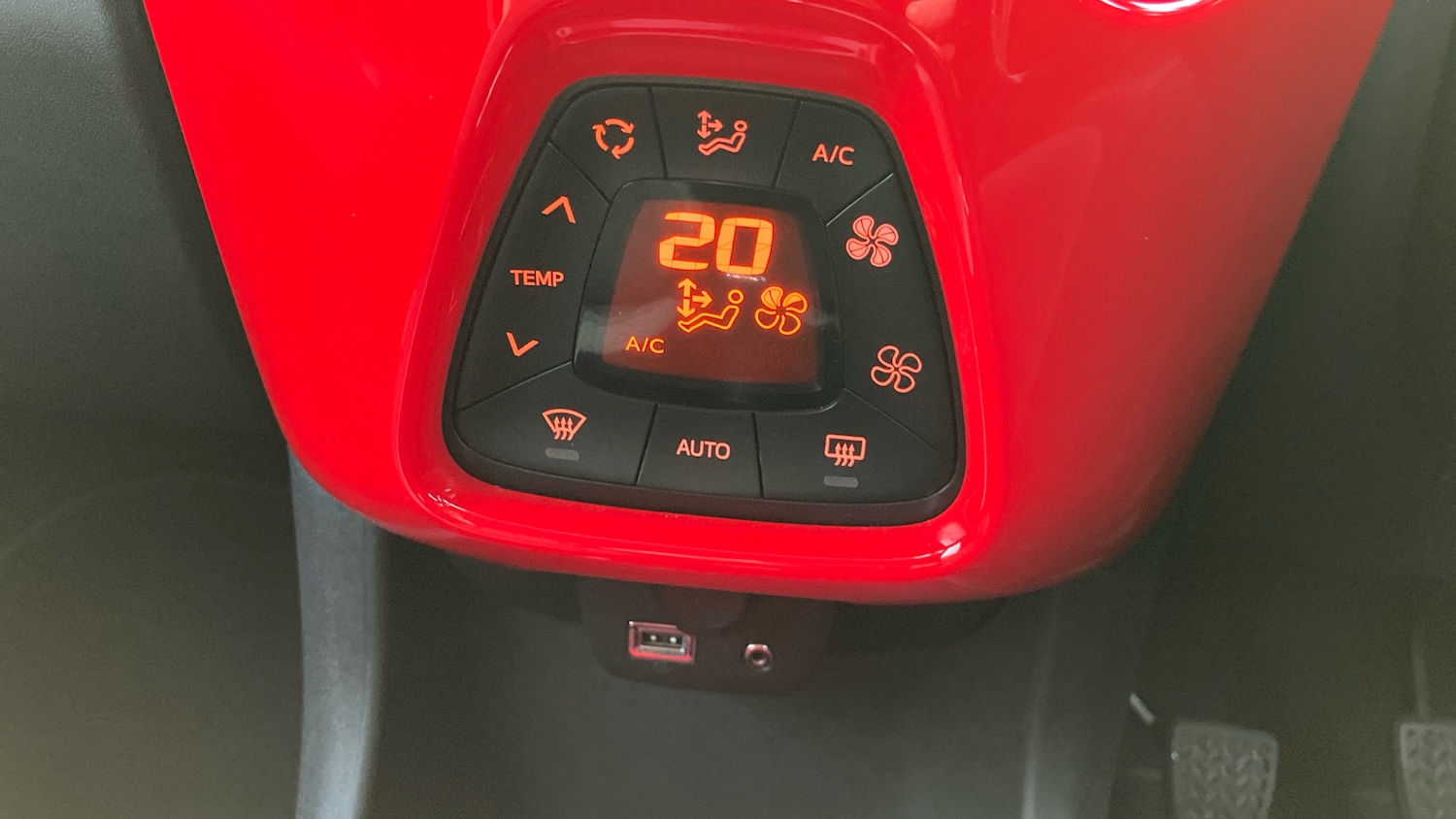 Used Toyota AYGO 2020 for sale - 76946739: Photo 43