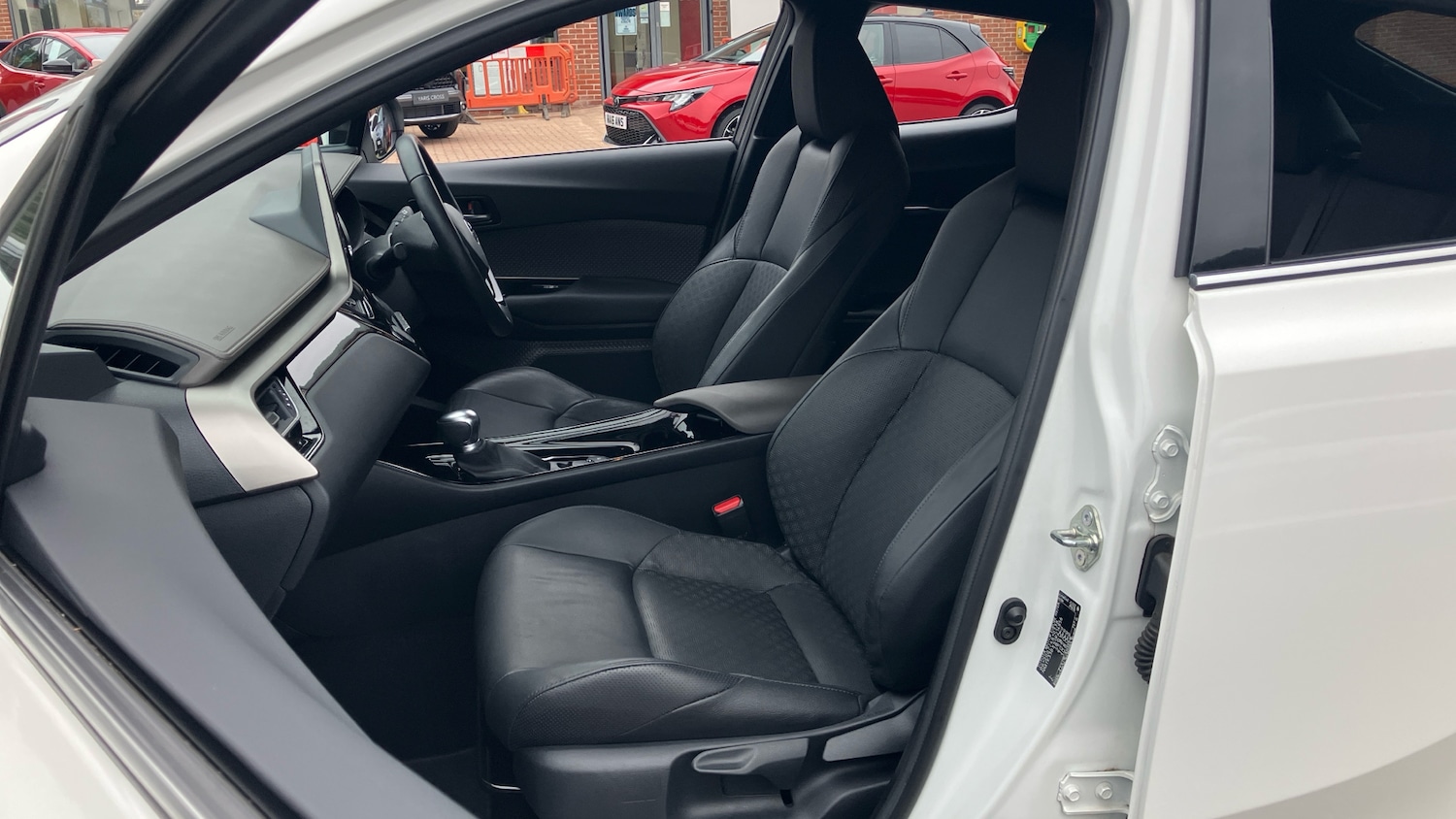 Used Toyota C-HR 2022 for sale - 76705667: Photo 43