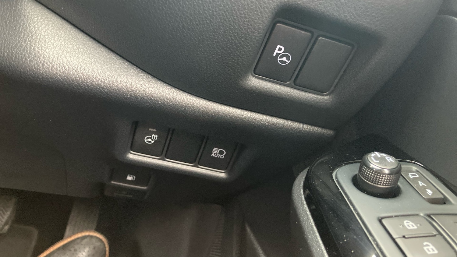 Used Toyota C-HR 2022 for sale - 76705667: Photo 47