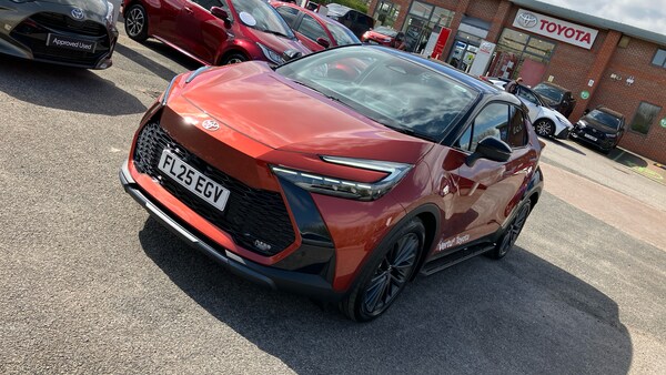 Used Toyota C-HR 2025 for sale - 76236568: Photo 30