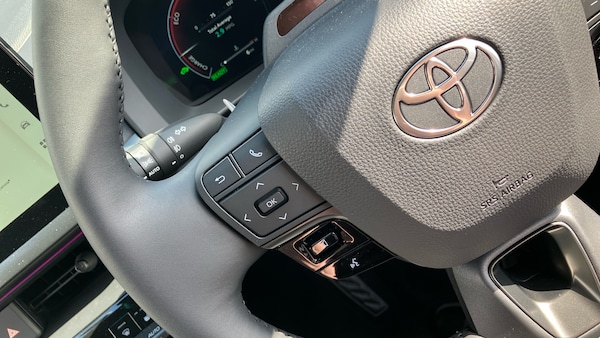 Used Toyota C-HR 2025 for sale - 76236568: Photo 46