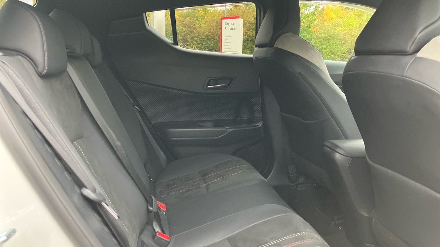 Used Toyota C-HR 2023 for sale - 76207687: Photo 12