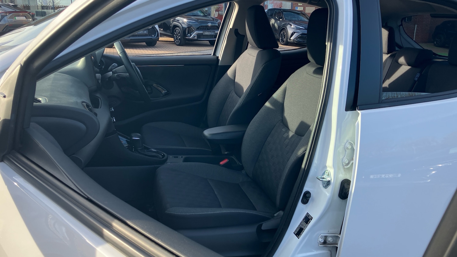 Used Toyota Yaris 2025 for sale - 77763304: Photo 43