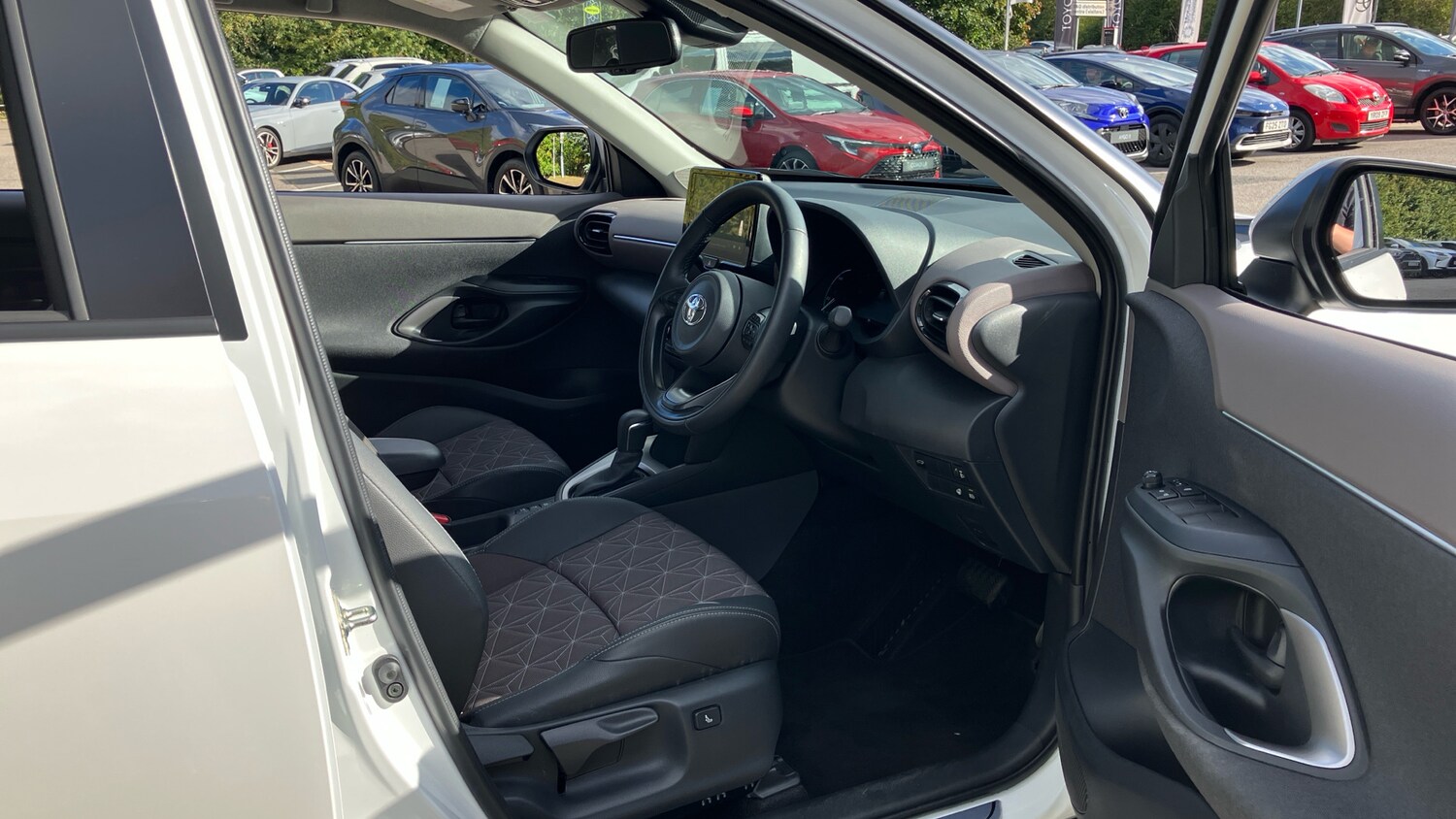 Used Toyota Yaris Cross 2022 for sale - 76079620: Photo 11