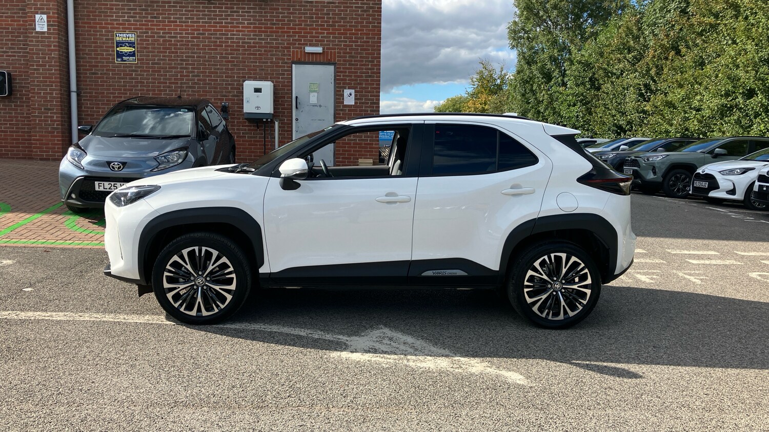 Used Toyota Yaris Cross 2022 for sale - 76079620: Photo 17