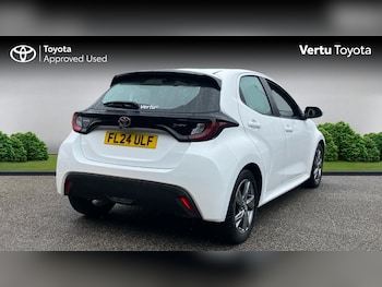 Used Toyota Yaris 2024 for sale - 78352399: Photo