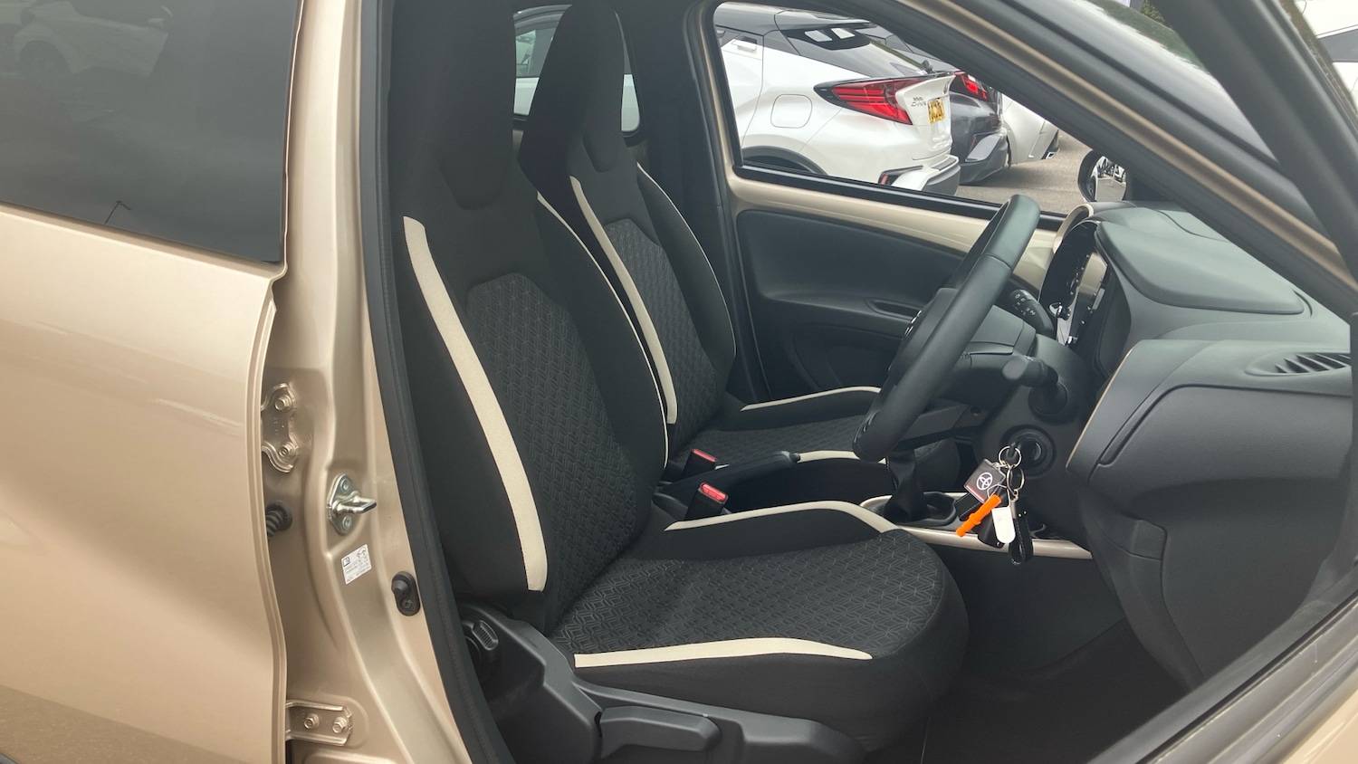 Used Toyota Aygo X 2023 for sale - 76222192: Photo 35