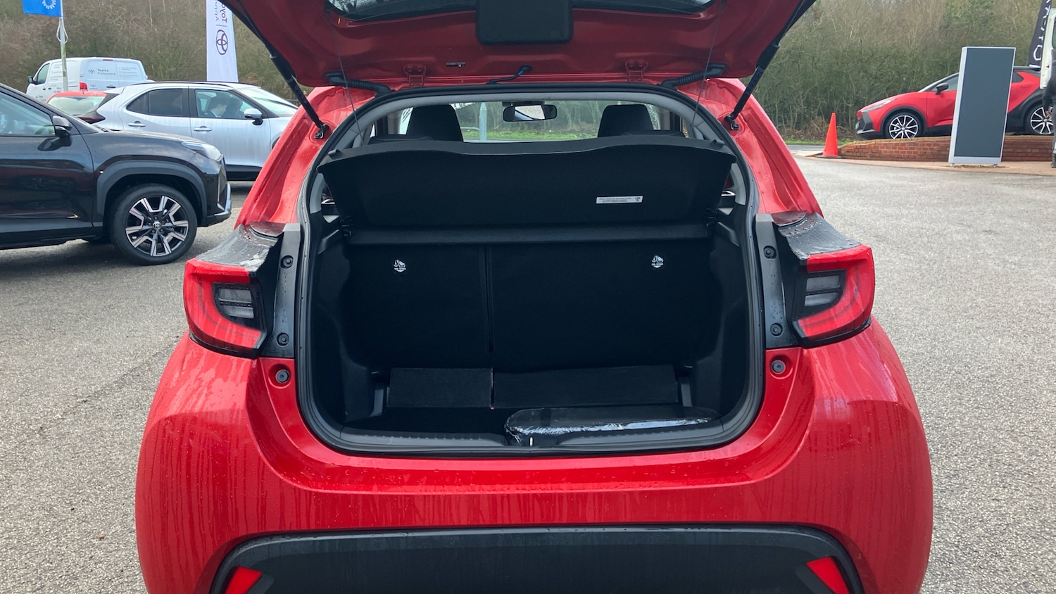 Used Toyota Yaris 2023 for sale - 77196363: Photo 14