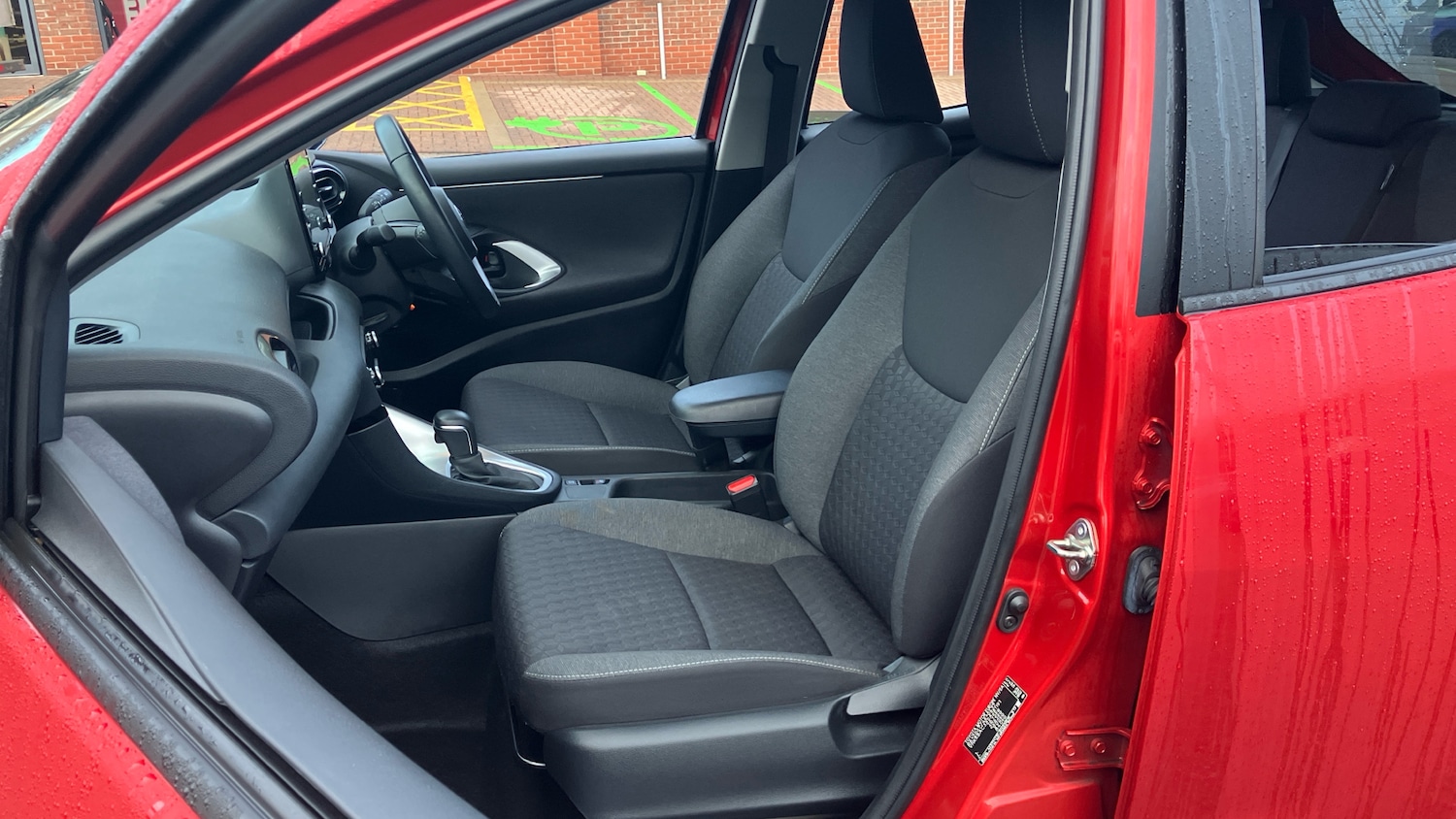 Used Toyota Yaris 2023 for sale - 77196363: Photo 44