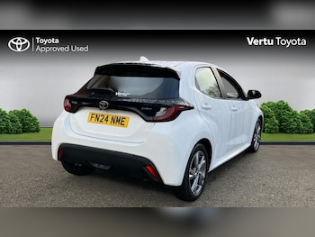 Used Toyota Yaris 2024 for sale - 76818760: Photo