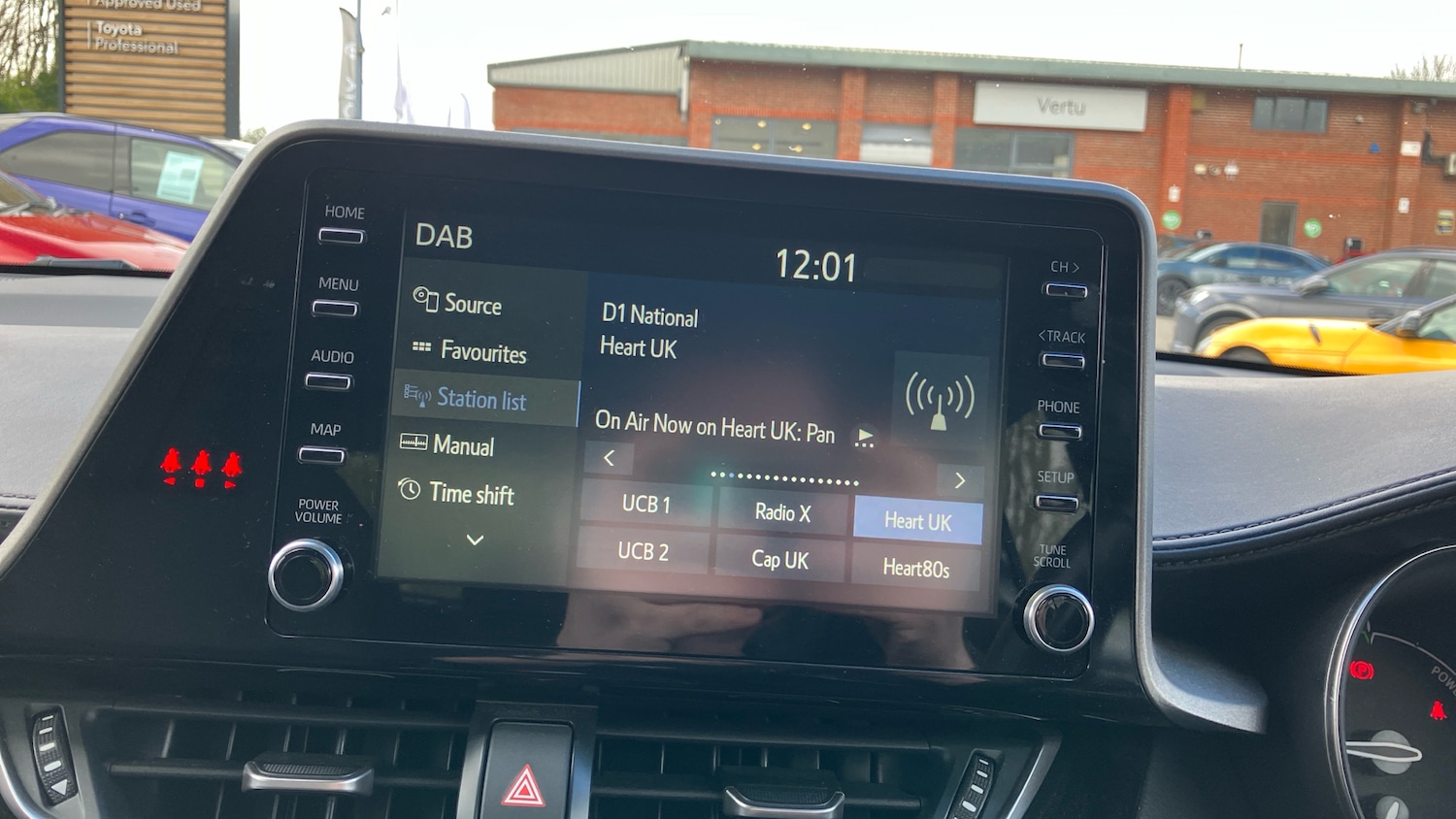 Used Toyota C-HR 2023 for sale - 78080530: Photo 26