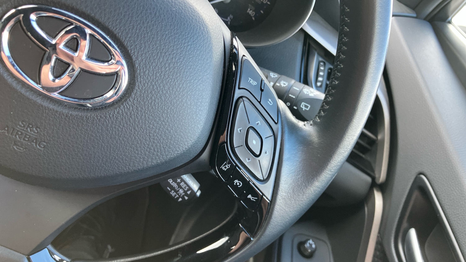 Used Toyota C-HR 2023 for sale - 78080530: Photo 46