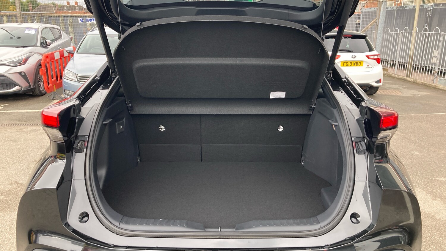 Used Toyota C-HR 2025 for sale - 76818773: Photo 14