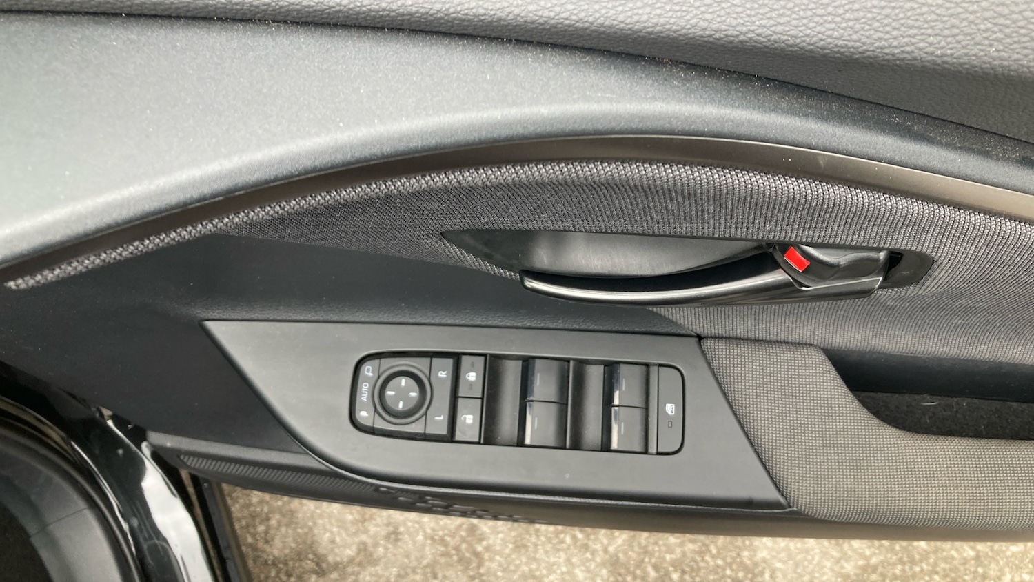 Used Toyota C-HR 2025 for sale - 76818773: Photo 33