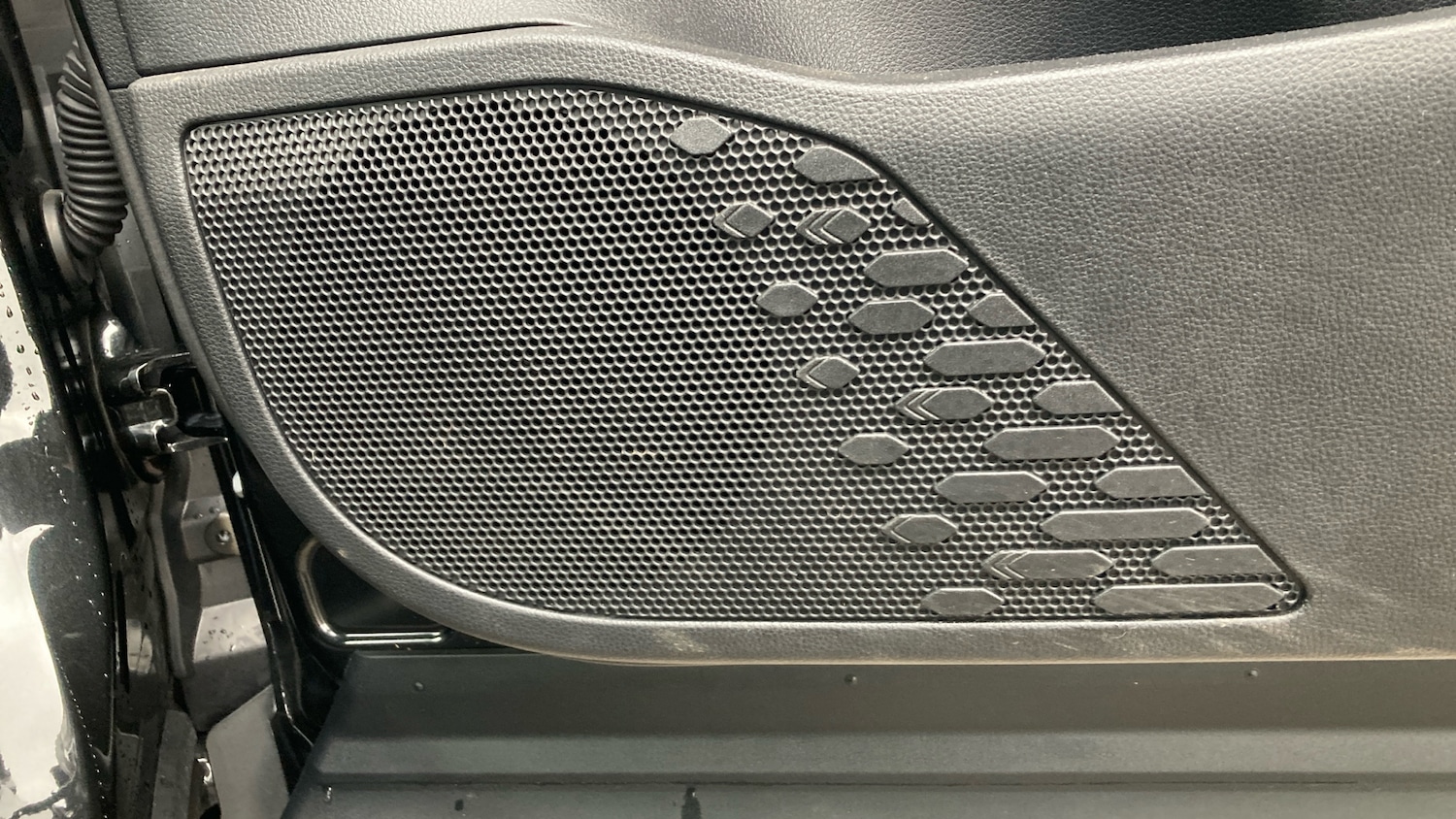 Used Toyota C-HR 2025 for sale - 76818773: Photo 34