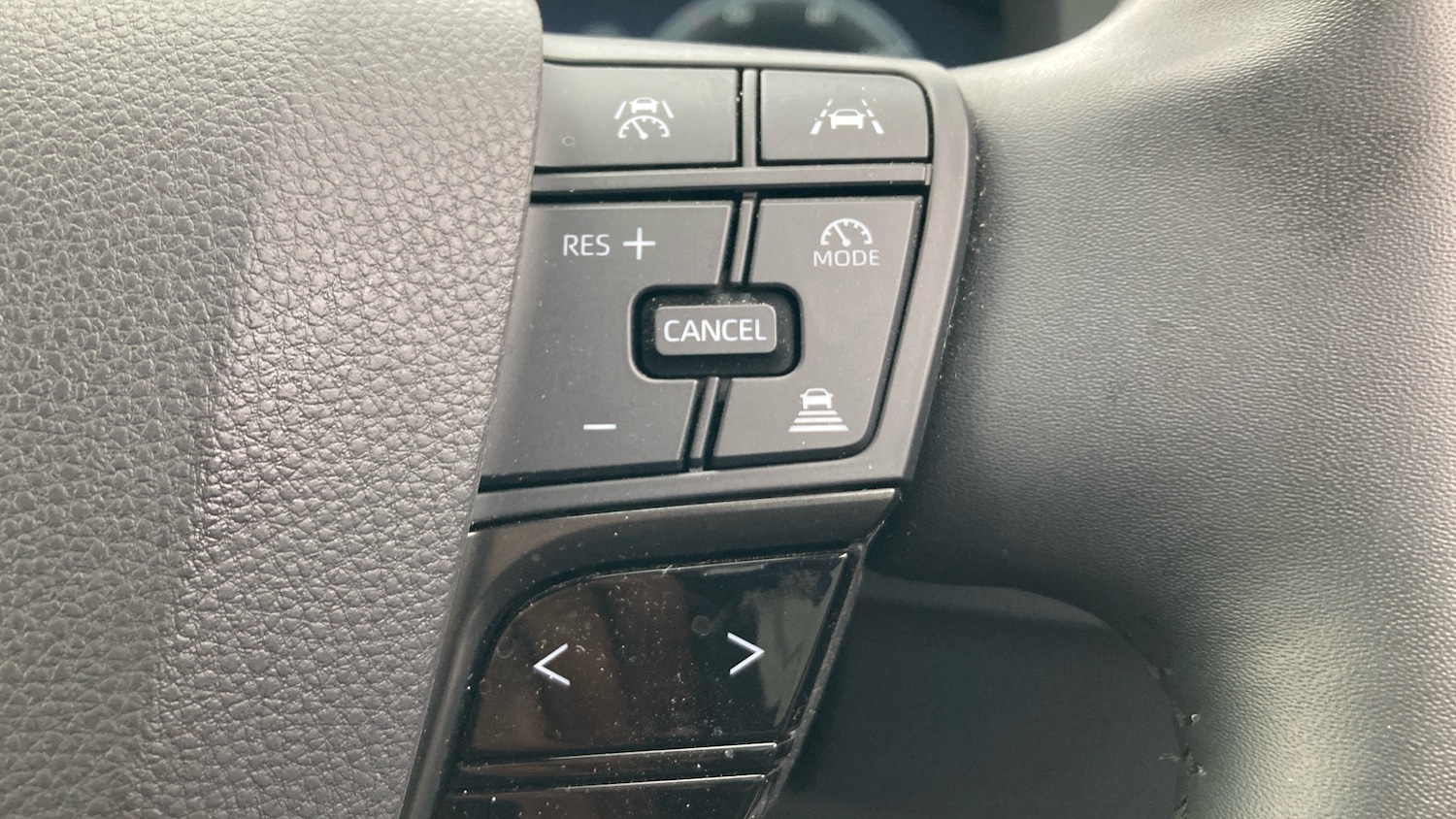 Used Toyota C-HR 2025 for sale - 76818773: Photo 41