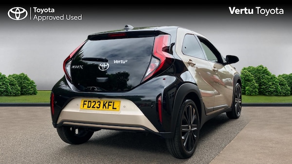 Used Toyota Aygo X 2023 for sale - 75791239: Photo 2
