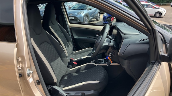 Used Toyota Aygo X 2023 for sale - 75791239: Photo 39