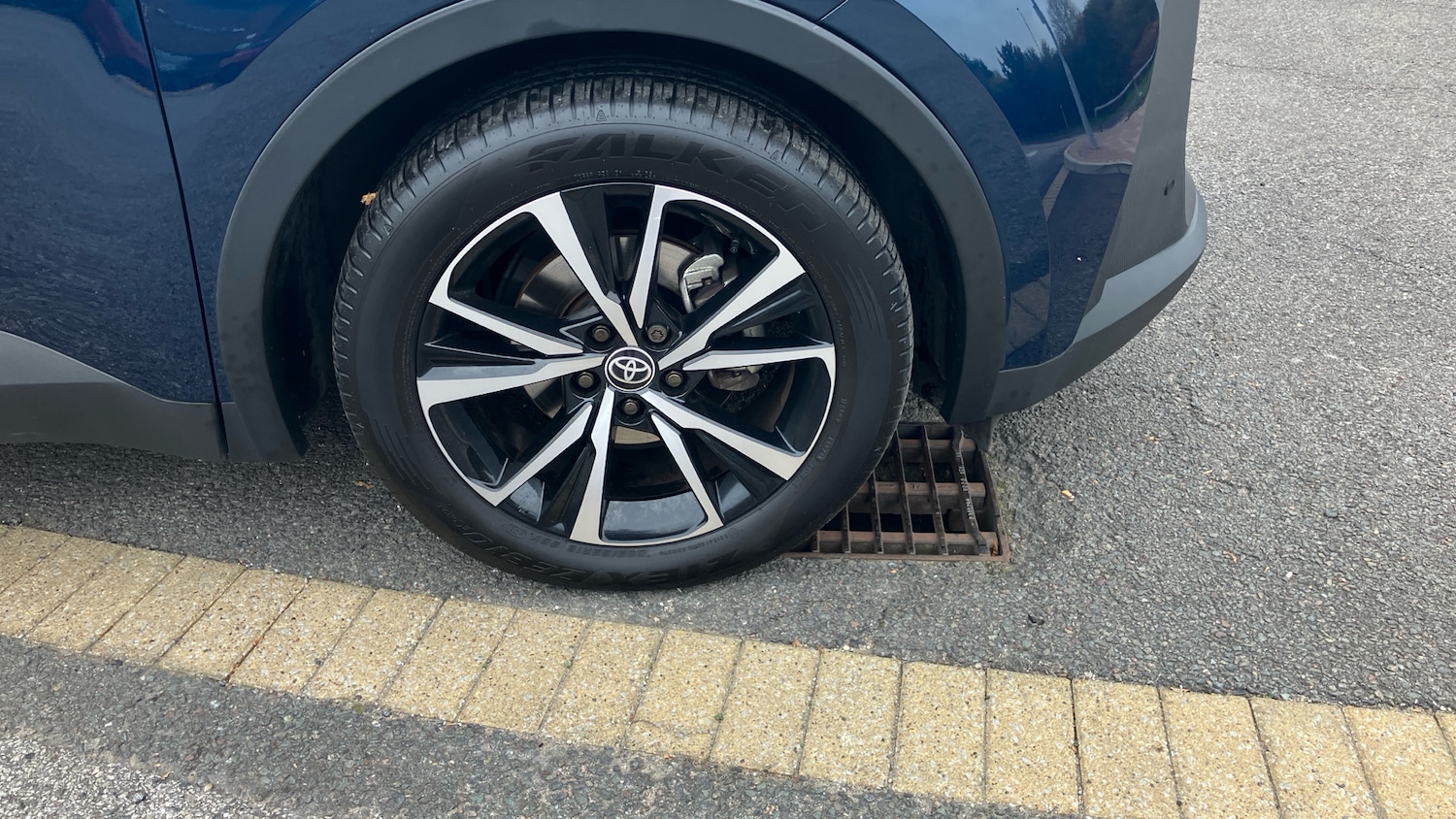 Used Toyota C-HR 2024 for sale - 76599859: Photo 33