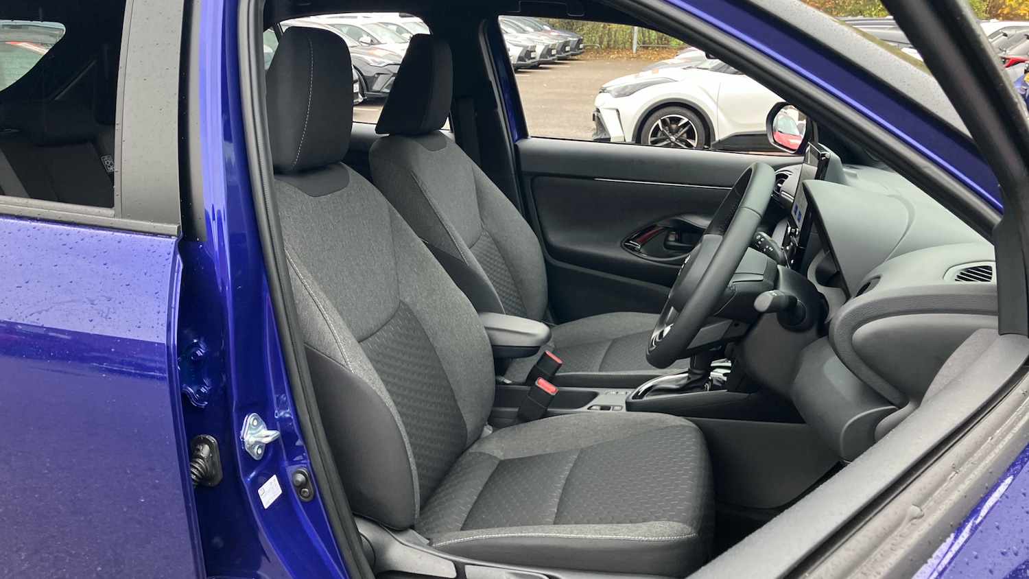 Used Toyota Yaris Cross 2025 for sale - 77068948: Photo 39