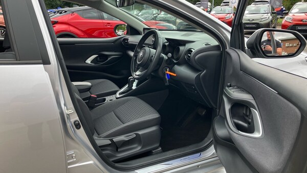 Used Toyota Yaris 2023 for sale - 75640000: Photo 11