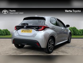 Used Toyota Yaris 2023 for sale - 75640000: Photo