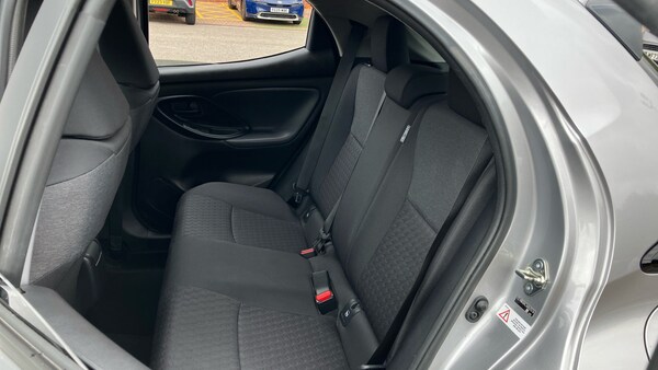 Used Toyota Yaris 2023 for sale - 75640000: Photo 42