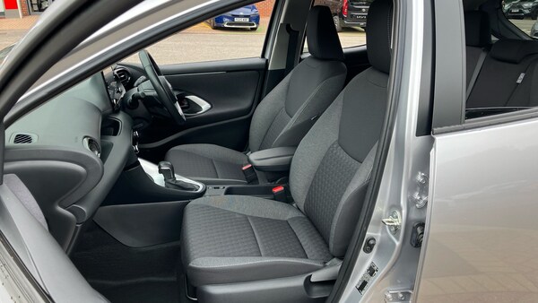 Used Toyota Yaris 2023 for sale - 75640000: Photo 43