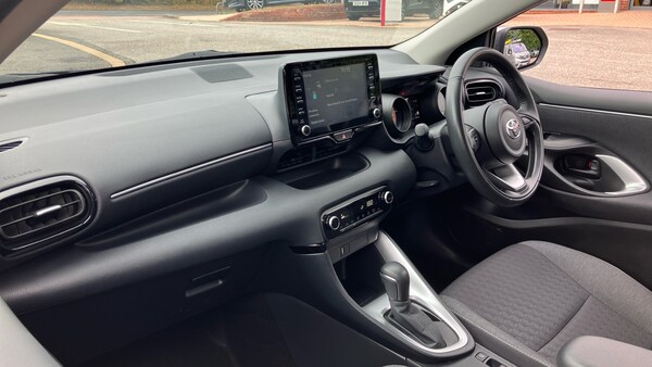 Used Toyota Yaris 2023 for sale - 75640000: Photo 44