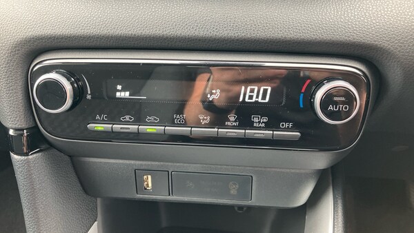 Used Toyota Yaris 2023 for sale - 75640000: Photo 50