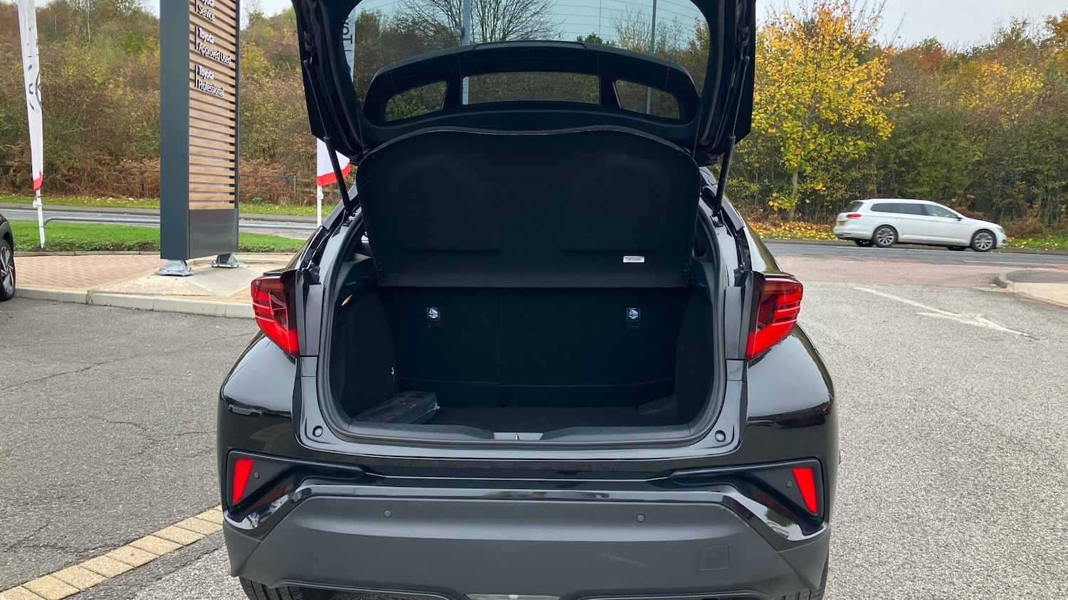 Used Toyota C-HR 2022 for sale - 76452646: Photo 14