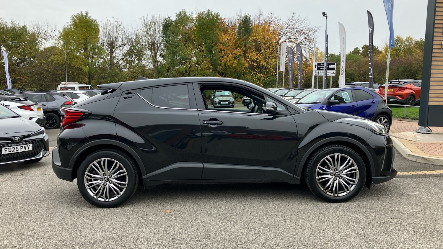 Used Toyota C-HR 2022 for sale - 76452646: Photo 16