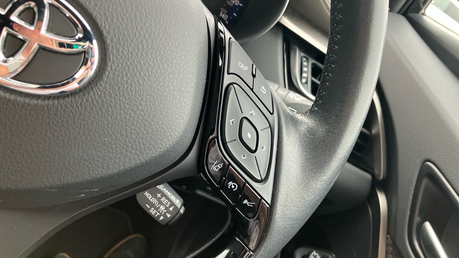 Used Toyota C-HR 2022 for sale - 76452646: Photo 46