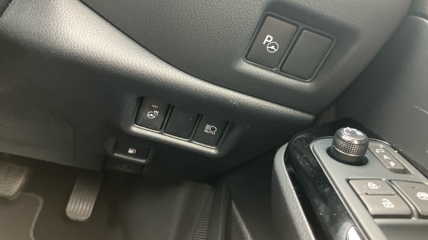 Used Toyota C-HR 2022 for sale - 76452646: Photo 47