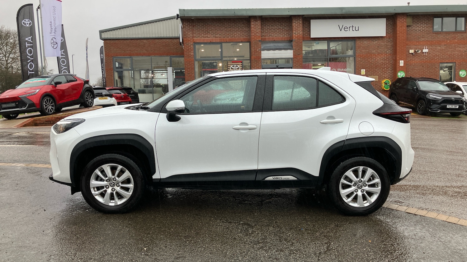 Used Toyota Yaris Cross 2024 for sale - 76779230: Photo 17