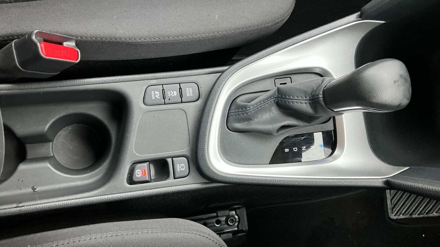 Used Toyota Yaris Cross 2024 for sale - 76779230: Photo 42