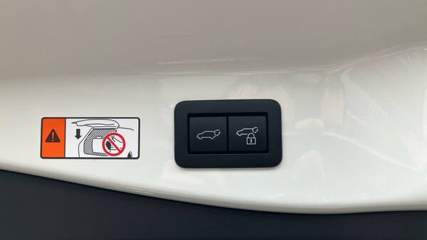 Used Toyota C-HR 2024 for sale - 76183127: Photo 31