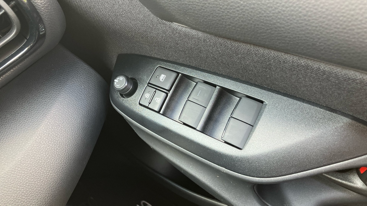 Used Toyota Yaris 2025 for sale - 76157068: Photo 48
