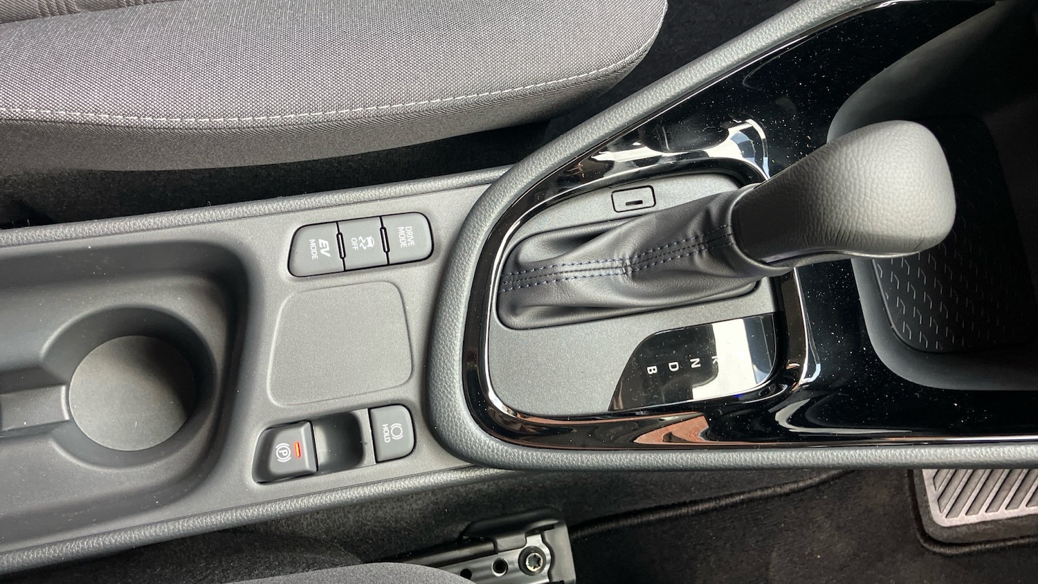 Used Toyota Yaris 2025 for sale - 76157068: Photo 49