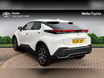 Used Toyota C-HR 2024 for sale - 78526200: Photo