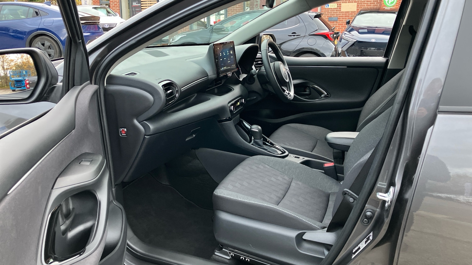 Used Toyota Yaris 2024 for sale - 76461759: Photo 10