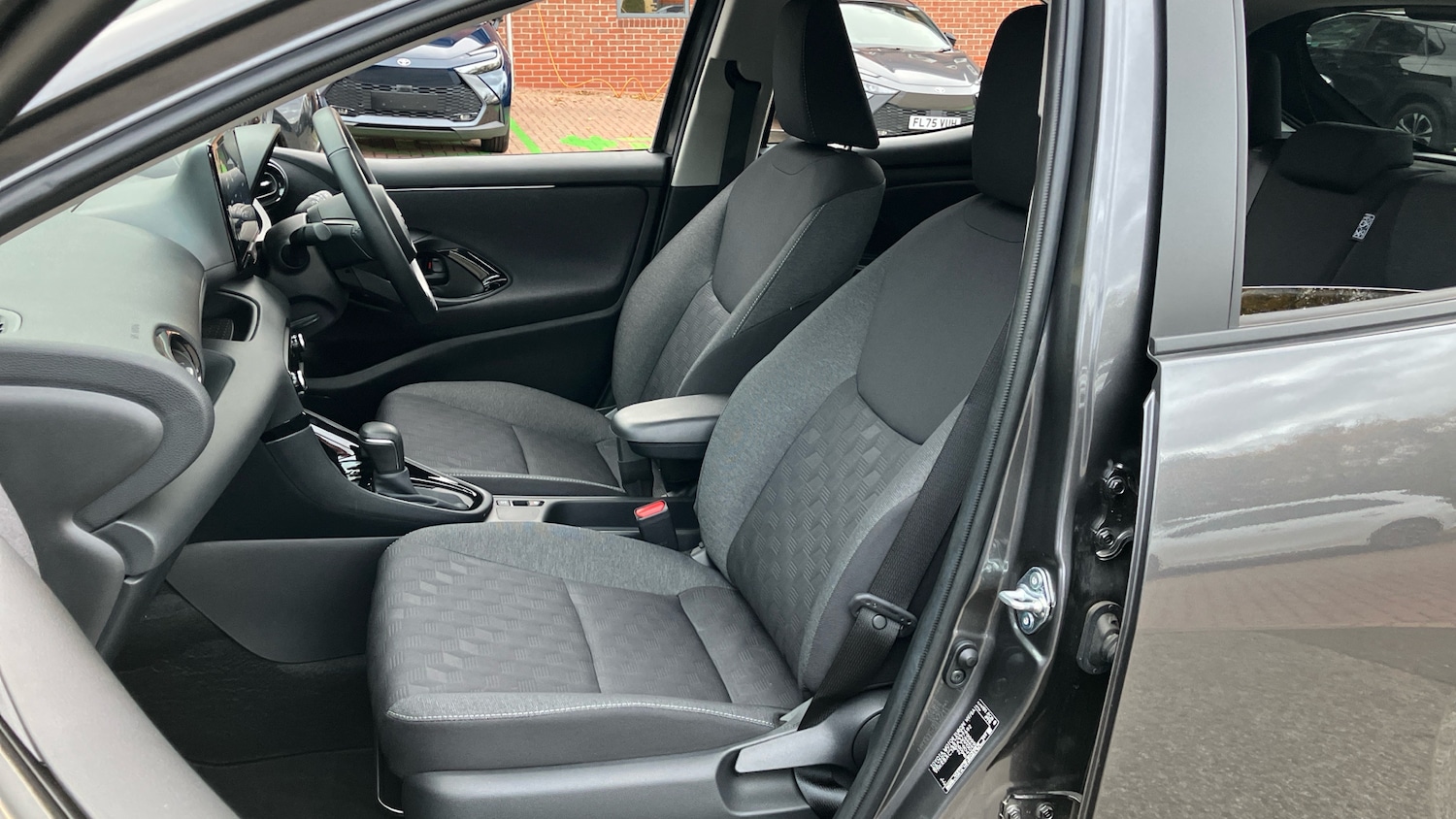 Used Toyota Yaris 2024 for sale - 76461759: Photo 42