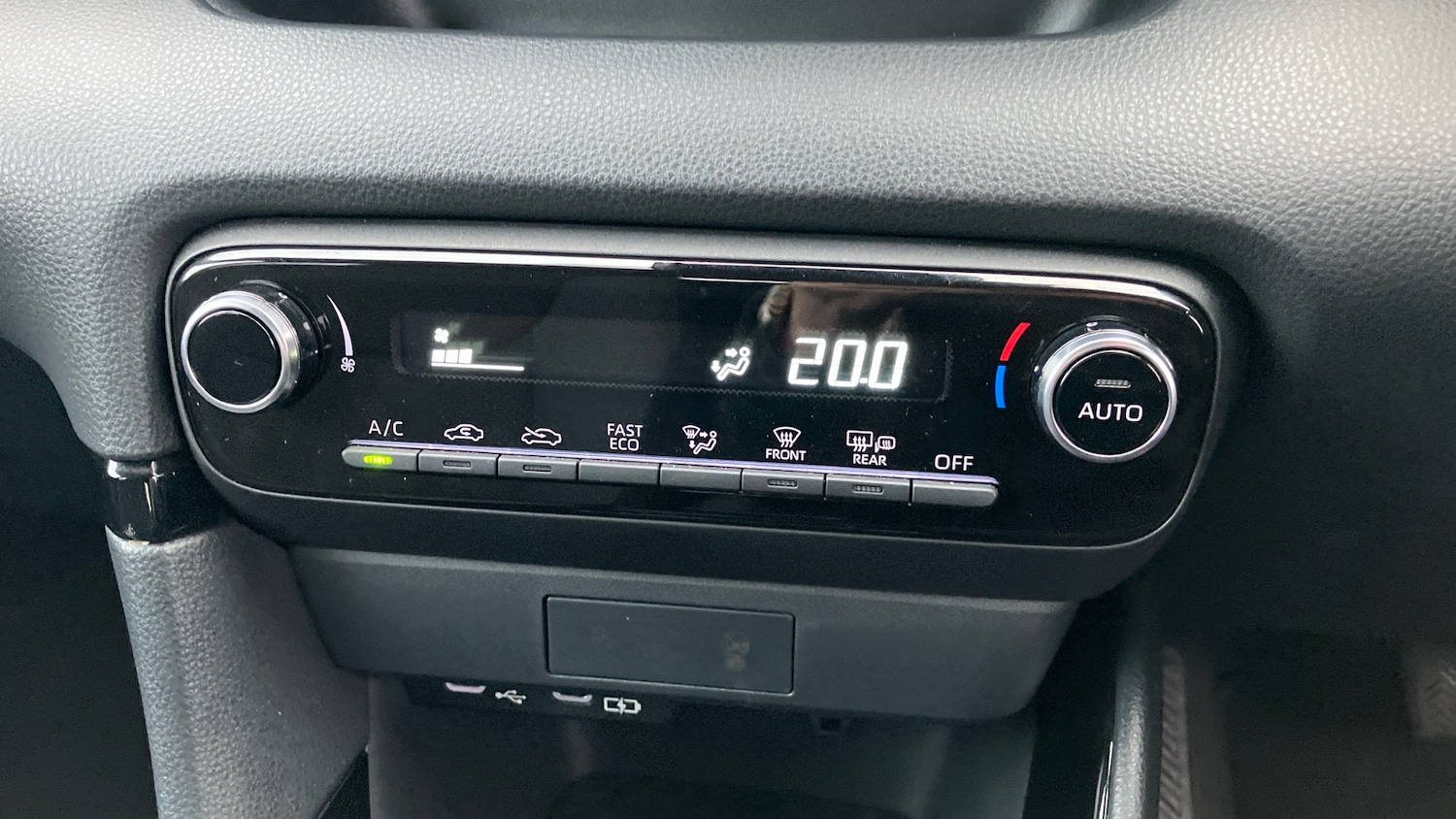 Used Toyota Yaris 2024 for sale - 76461759: Photo 49