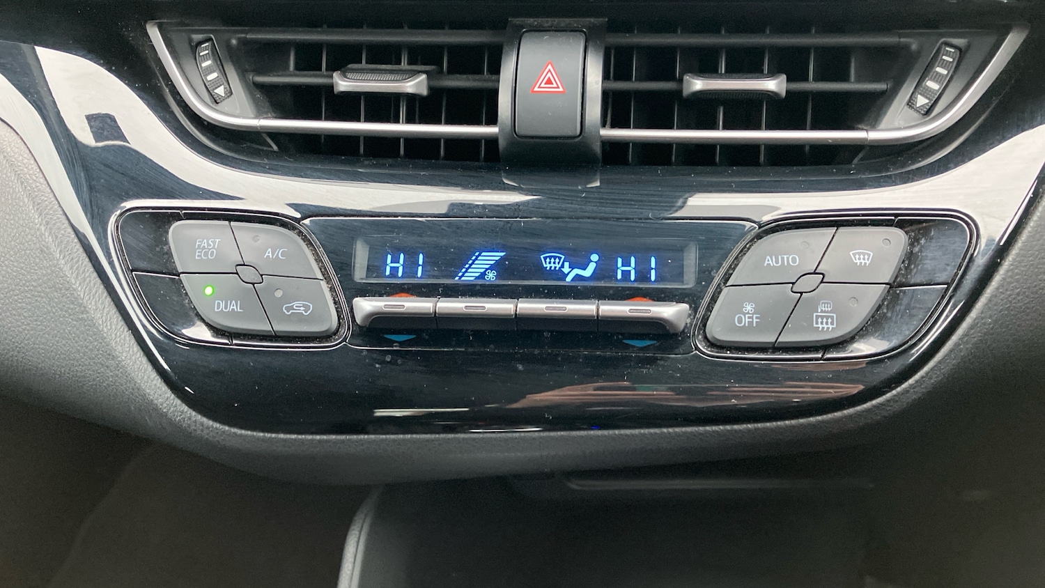 Used Toyota C-HR 2018 for sale - 77434536: Photo 50