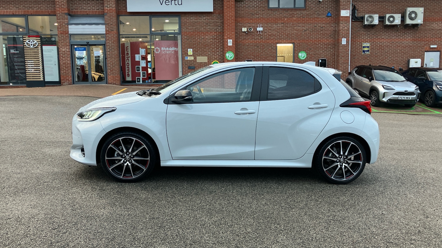 Used Toyota Yaris 2024 for sale - 77004175: Photo 17