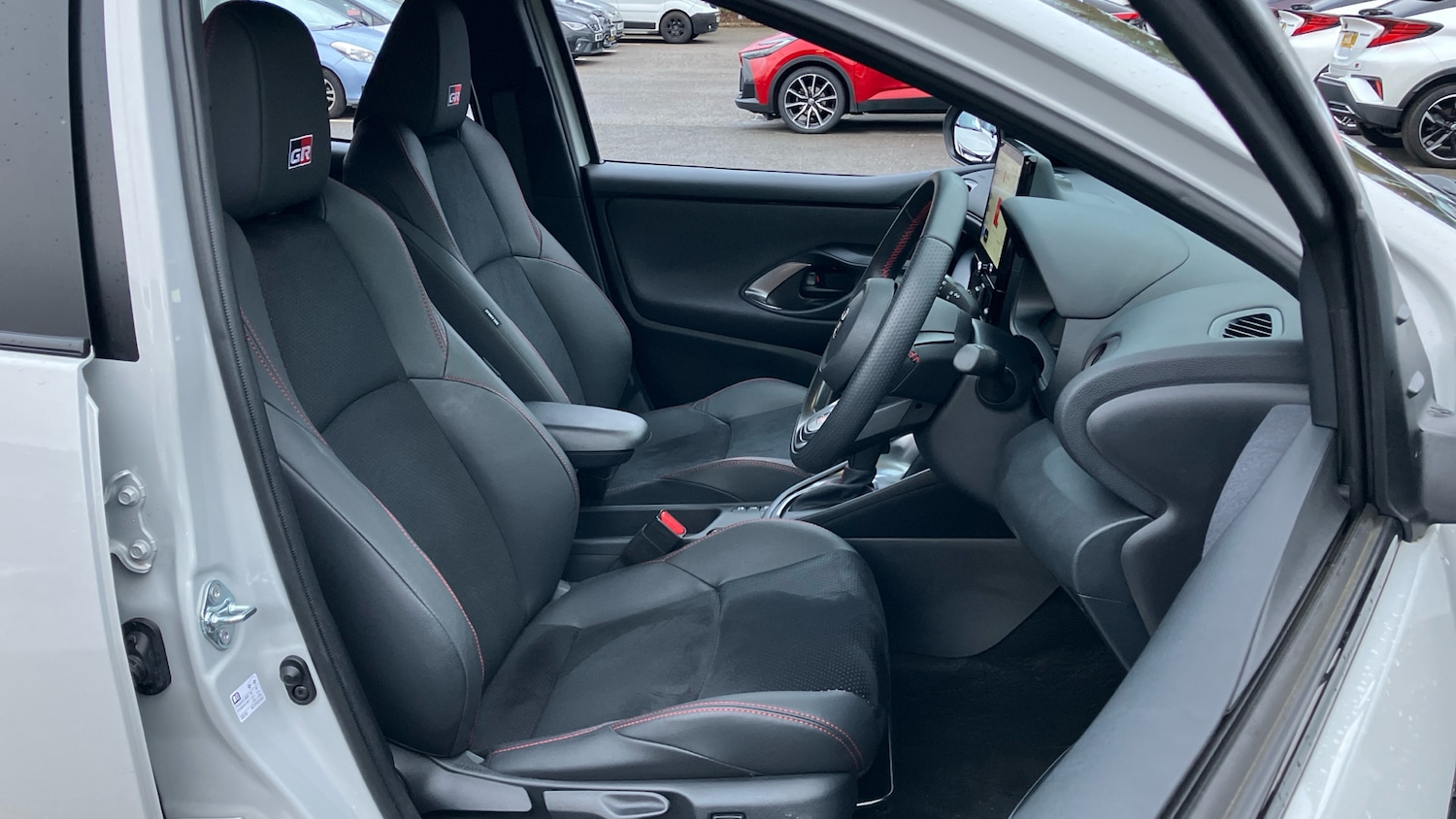 Used Toyota Yaris 2024 for sale - 77004175: Photo 39