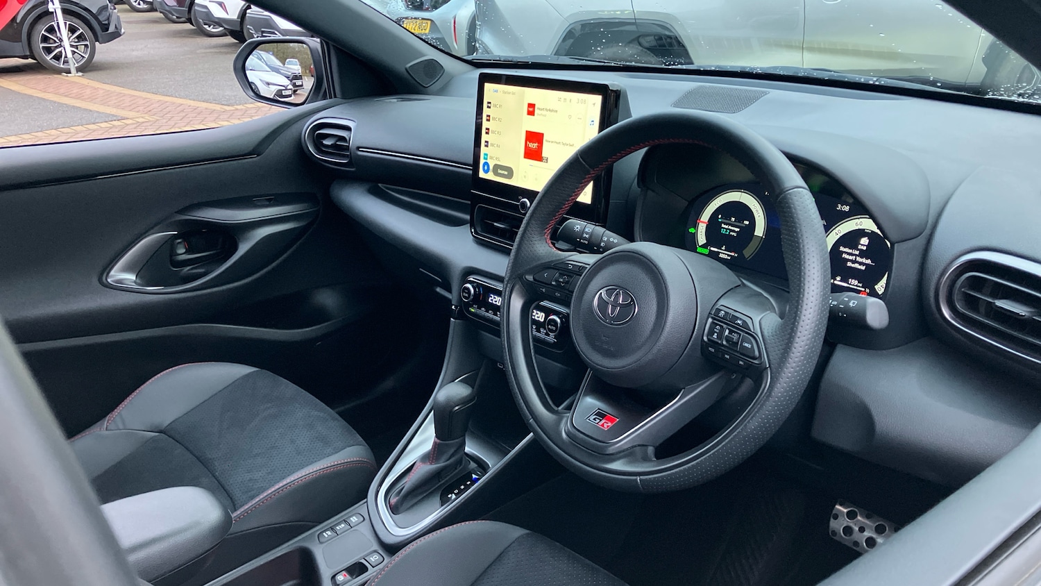 Used Toyota Yaris 2024 for sale - 77004175: Photo 40