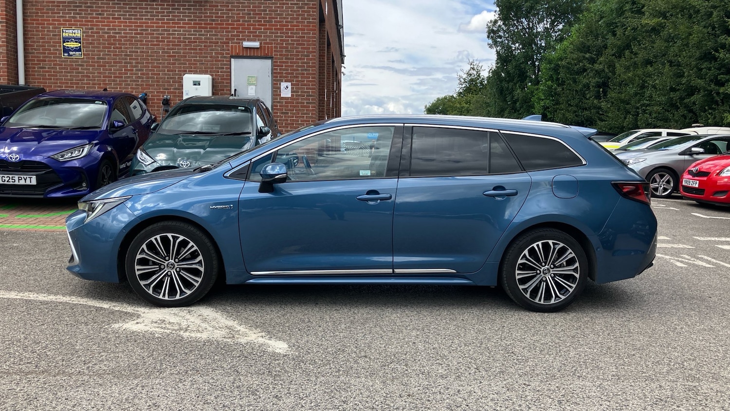 2019 Toyota Corolla 1.8 VVT-i Hybrid Excel 5dr CVT Hybrid Estate Estate Hybrid A - Picture 17 of 24