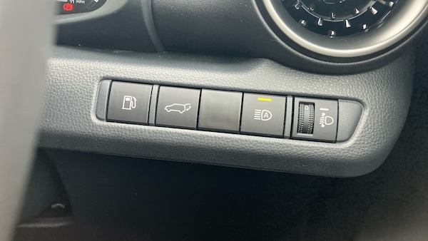 Used Toyota C-HR 2024 for sale - 76117330: Photo 47